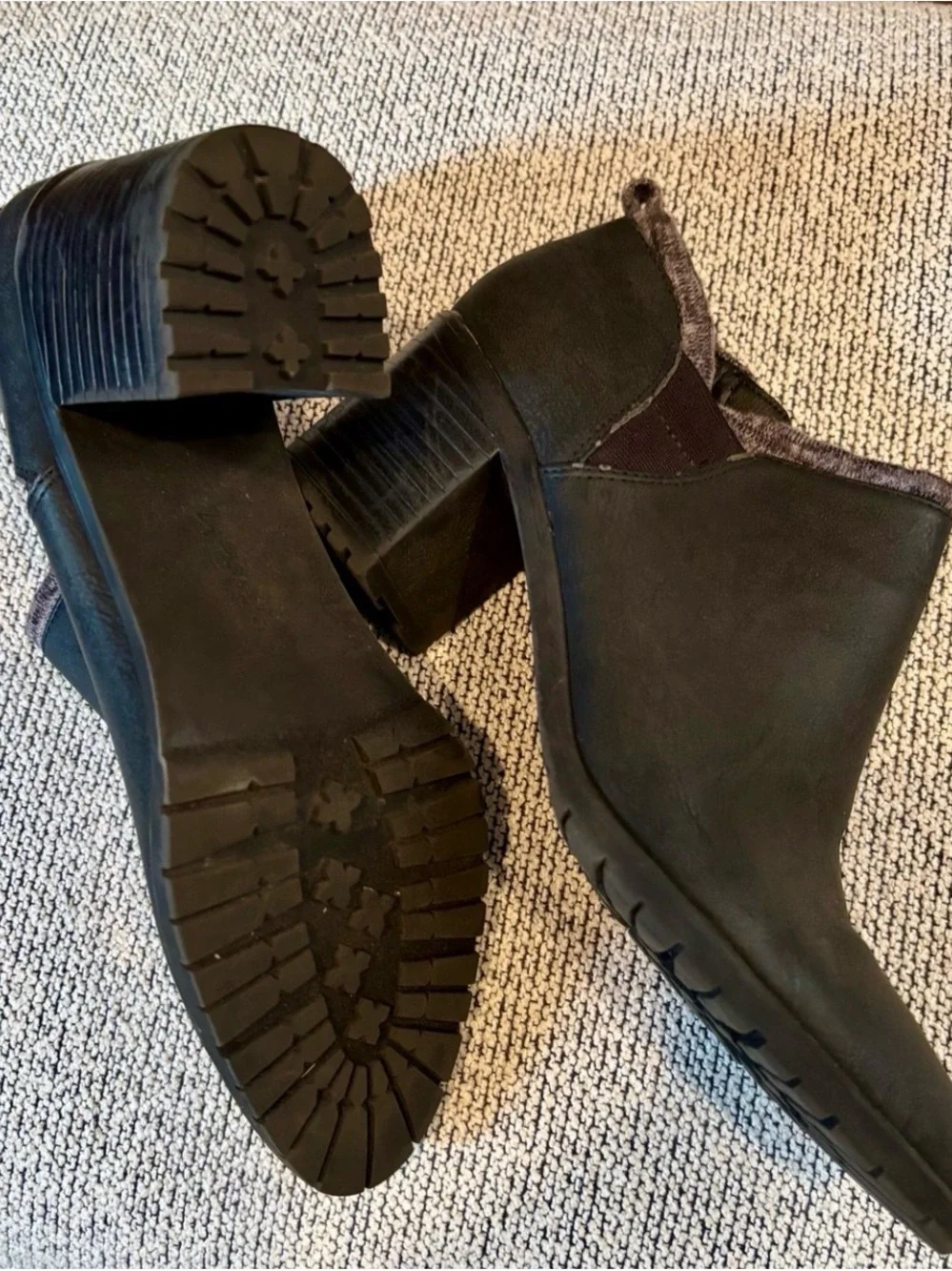 Chunky Heel Chelsea Ankle Boots